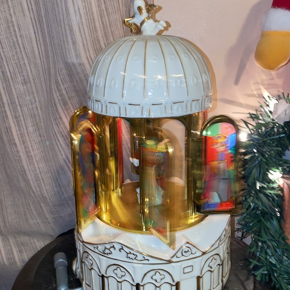 Gold Label Collection Porcelain Carillon Church Stained Glass Christmas - Picture 3 of 6